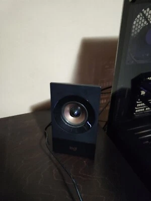Logitech Z533 60W Sistema di Altoparlanti con Subwoofer con 2.1 Canale - Nero - Immagine 1 di 3