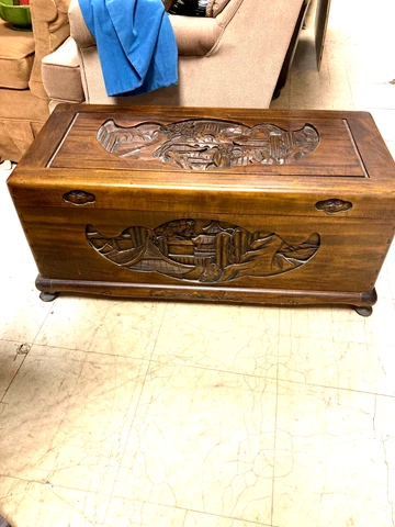 ASIAN CAMPHOR SOLID WOOD CARVED CHEST 34" X 15 5/8" X 15 1/2" Cover