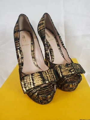 Zapatos FENDI Spuntata 38 Metálicos Dorado Negro Gamuza Recorte Plataforma Tacones Bombas Foto 1 de 4