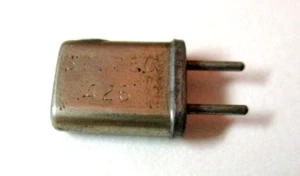 M-Tron 426 Radio Crystal 37.750 MHz Leads 1mm Diameter 6mm Length 5mm Spaced Vtg - Zdjęcie 1 z 7