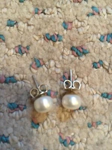 Sterling silver Freshwater Pearl earrings stud - Picture 1 of 3