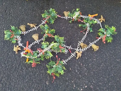 Vintage Christmas Garland Plastic Chain Link Holly Berries Green Red White - Image 1 of 4