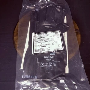 Honeywell North B131/9 Butyl Chemical Resistant 13 Mil Smooth Finish Gloves Sz 9 - Picture 1 of 8