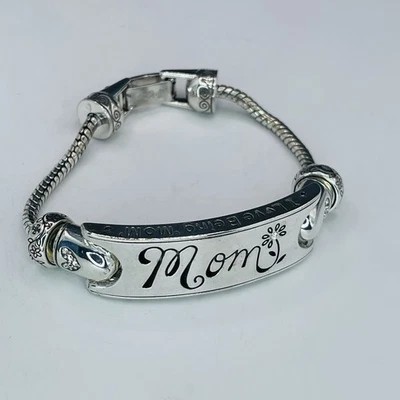 Pulsera Brighton Mom ID Charm “I Love Being Mom / I Love My Family” Tono Plateado Foto 1 de 4