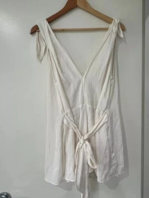 Bec Bridge V-Neck Sleeveless Tie Waist Silky Romper White Size 6 - image 1 of 4