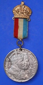 1902 Edward VII. & Alexandra Krönungsmedaille Rumpf mit Band & Aufhänger [31095] - Bild 1 von 3