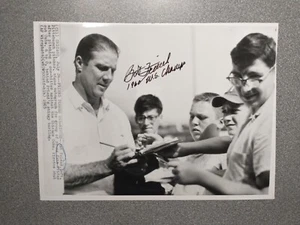 BOB FRIEND 1960 PIRATES WORLD CHAMPS SIGNED AUTOGRAPHED 1965 WIREPHOTO WIRE PHO - Picture 1 of 3