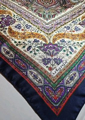 Bufanda de seda vintage Sun Kyung Sa floral cachemira, azul marino, púrpura, cuadrado dorado 34" Foto 1 de 4