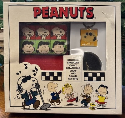 De Colección Cacahuetes 2 Piezas Set de Regalo Bandolera Mini Bolso y Llavero Nuevo En Caja Org Foto 1 de 4