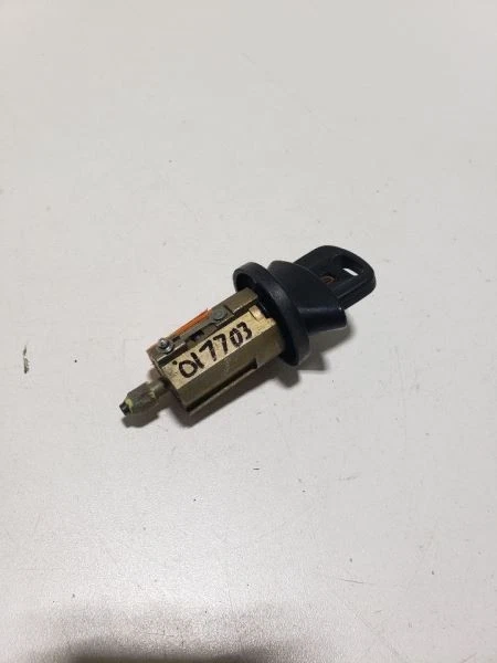 Ignition Switch Electric Switch Only Fits 80-04 GRAND MARQUIS 395032 - Image 1 of 4