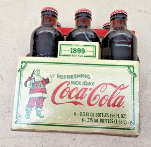 Botella Coca Cola 1899 Circa Edición Limitada Refrescante Vacaciones Paquete de 6, Sin Abrir - Imagen 1 de 4