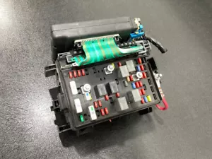 2005-2009 TrailBlazer GMC ENVOY Saab 9-7X Aero Inside Fuse Box BCM 25790672 - Picture 1 of 4