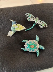 Napier Brooches Three One Dragon Fly One Turtle One Hummingbird NEW Mint Aqua - Picture 1 of 4