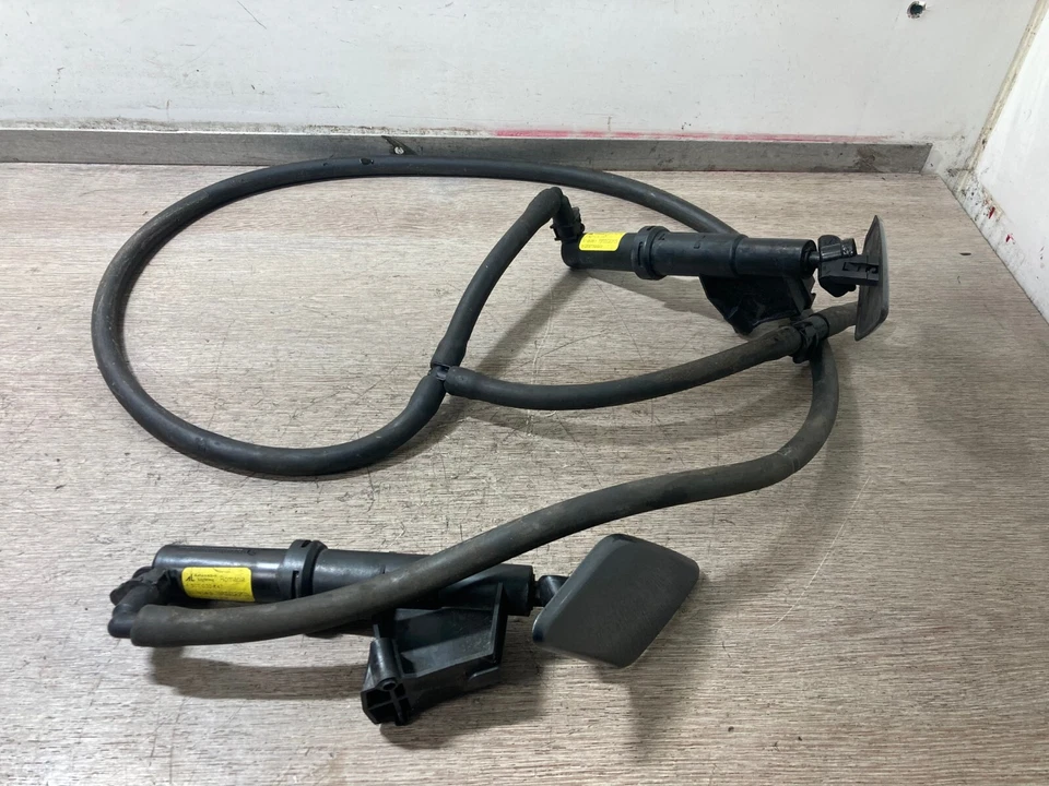 2009 VOLVO S40 HEADLIGHTS WASHER JET SPRAY NOZZLES WITH PIPE - Image 1 of 4