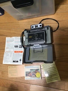 Cámara terrestre polaroid automática modelo 420 con folletos y promociones originales - Imagen 1 de 4