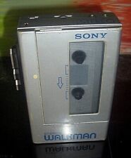 Sony Walkman WM-4  Silber Kassettenspieler. Ca. 1982-1985