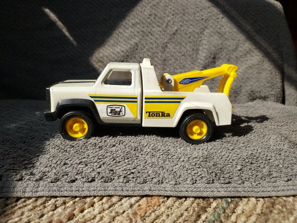 Camión de remolque Ernest Holmes de metal fundido a presión Tonka de 6 3/4 pulgadas de largo. Años 70 Foto 1 de 4