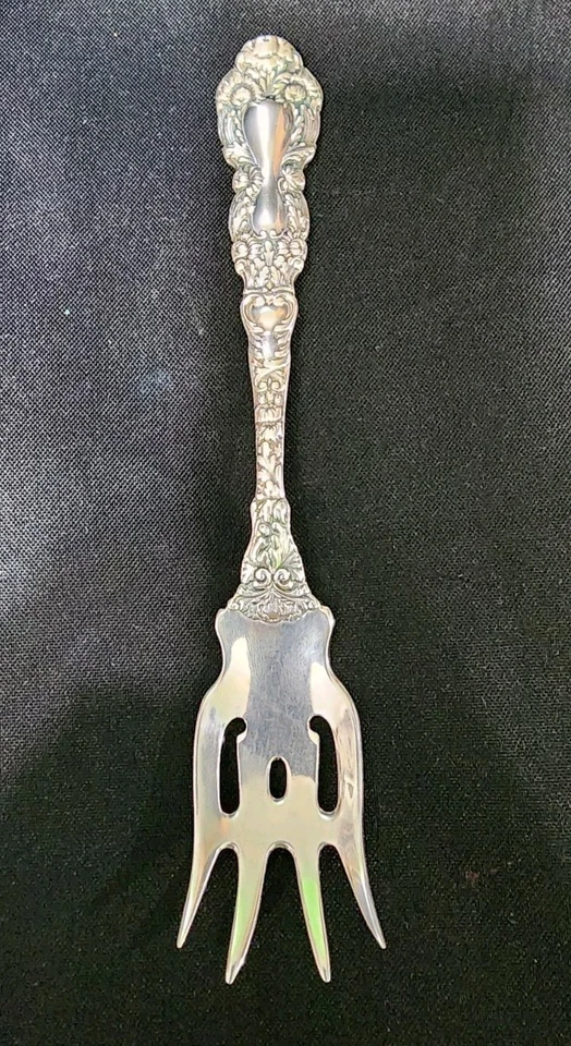 😎 GORHAM VINTAGE c1977 IMPERIAL CHRYSANTHEMUM SILVERPLATED CHIPPED BEEF FORK 🔎 - Image 1 of 4