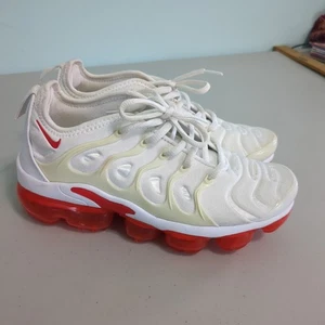 Scarpe sneakers da corsa Nike Air Vapormax Plus donna 6,5 bianche universitarie rosse - Foto 1 di 5