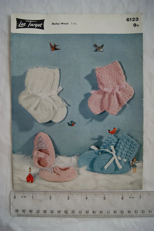 1963 Lee Target 6123 baby's mittens, baby nylon - Image 1 of 1