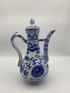 Vintage Seal Chinese Ewer Genie STYLE Blue and White Porcelain Teapot and Lid 10 - Picture 1 of 12