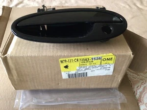 GM 10439528 Door Handle FRT S/D, New Old Stock, See Photos & Description - Picture 1 of 4