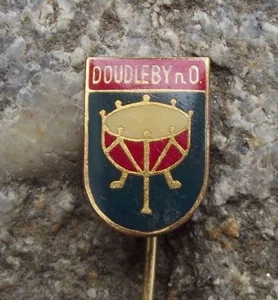 Antique Doudleby Teindles Czech Heraldic Crest Drums Coat of Arms Pin Badge - Picture 1 of 2