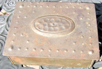 GOBERG 铁质三脚架盒 "GOBERG" ARTS & CRAFTS 1900 销售价格 — 第 1/3 张图片