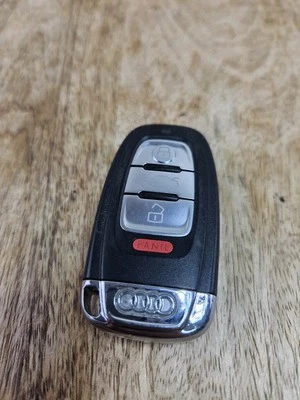EUROPEAN ORIGINAL AUDI 868MHz OEM SMART KEY LESS ENTRY REMOTE FOB 3-BUTTON LED - Image 1 of 4