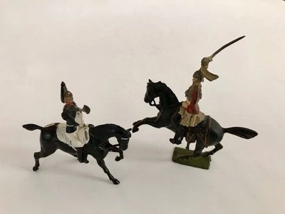 2 винтажных британских смонтированных свинцовых коня и спасатели - Изображение 1 из 4
