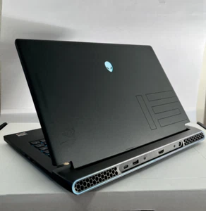 Alienware M15 r7 Ryzen Edition Gaming Laptop 15,6 Zoll Nvidia Geforce 3070 - Bild 1 von 3