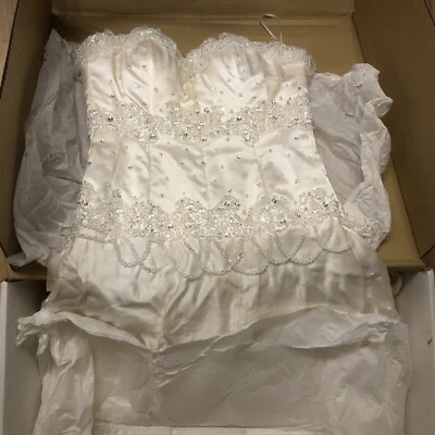 Pre Loved Maria Chiodo Bridal ivory wedding dress - image 1 of 4