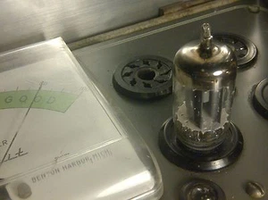 (ONE) 5965 Vacuum Tubes  Free Shipping - Picture 1 of 3