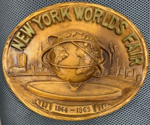 Placa de pared de cerámica vintage de la Feria Mundial de Nueva York 1964-1965 - Imagen 1 de 2