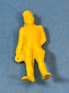 "Figura de plástico Palmer Circus Sideshow AMARILLO RINGMASTER década de 1960 3" - Imagen 1 de 2