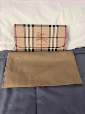 Authentic Burberry Haymarket Check canvas Wallet Merlot Interior Color Dust Bag - Image 1 of 4