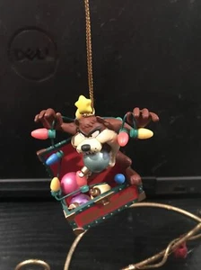MATRIX/NON ENESCO CHRISTMAS ORNAMENT: LOONEY TUNES TAZMANIAN DEVIL IN TOY TRUNK  - Picture 1 of 7