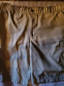 IZOD Men's Big/Tall Golf 9.5" Swingflex Stretch Straight Fit Short Made in Egypt - Picture 1 of 4