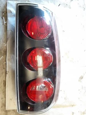 2007-2011 GMC YUKON XL 1500 尾灯总成右 — 第 1/4 张图片