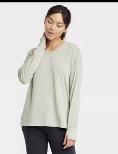 All in Motion Women's Plus Size 2X Green Poly Spandex Long Sleeve Thumbhole Top - Picture 1 of 2