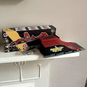 Skatepark Deck Finger Board Skateboard + Ramp Set Fingerboard Donbful Toys New - Picture 1 of 10