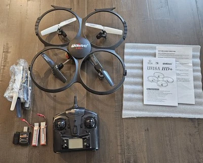 UDI 2.4GHz 4Ch 6-Axis Quadcopter Drone - U818A With Camera & No Batteries - Image 1 of 4