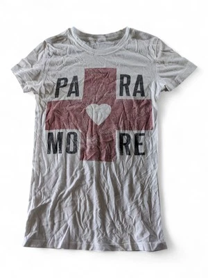 Paramore - Red Heart T-Shirt - UK Small - Image 1 of 4