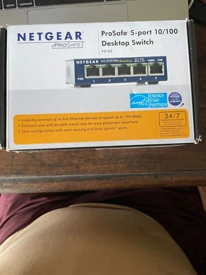 Netgear Prosafe 5-port 10/100 Desktop ethernet switch FS105 - Image 1 of 4