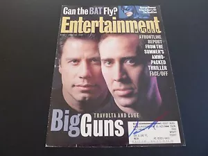 Foto de portada firmada por John Travolta Entertainment Mag garantizada #2 - Imagen 1 de 2