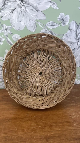 Round Curved Rattan Wicker Woven  Basket Bread Fruit Vegetables Serving Tabletop Cover