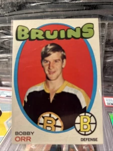 Topps #100 Bobby Orr - Boston Bruins - Vintage NHL Hall of Famer - Bild 1 von 2
