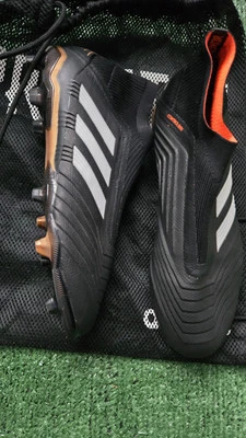 Adidas predator 18+ Soccer Cleats Size 4.5 Excellent Condition  - Image 1 of 4