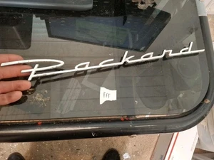 DE COLECCIÓN 1954 55 56 PACKARD GRANDE 17" EMBLEMA ESCRITURA OEM 448715 ..CARIBE - Imagen 1 de 6