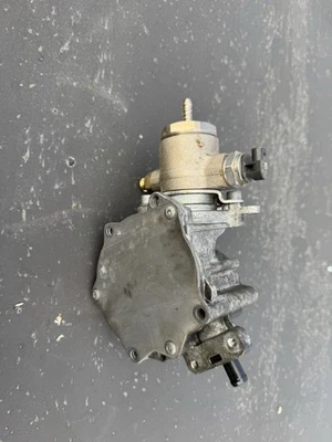 Bomba de combustible de alta presión para Audi A4 A5 Q5 2,0 L 2010-14 Audi A6 2,0/2,8 L 2012-14 Foto 1 de 3